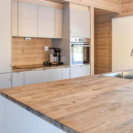 3 Bedroom Amazing In Holiday home